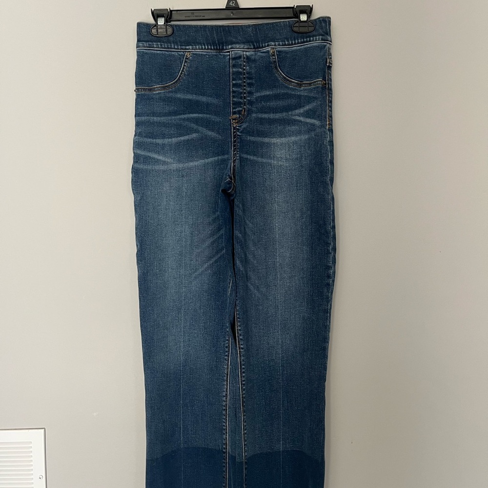 Classic Blue Women's Jeans‎